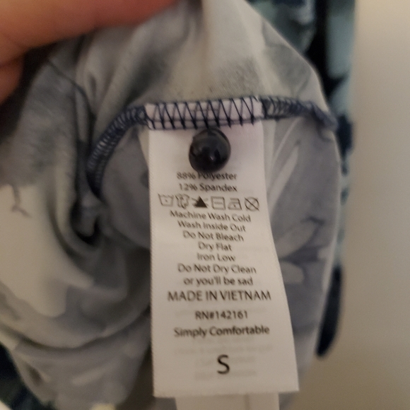 LULAROE CLARA SMOCK BLOUSE - Picture 7 of 7